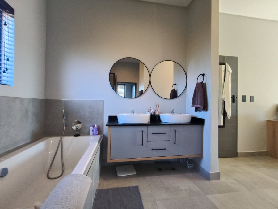 3 Bedroom Property for Sale in De Land Estate North West